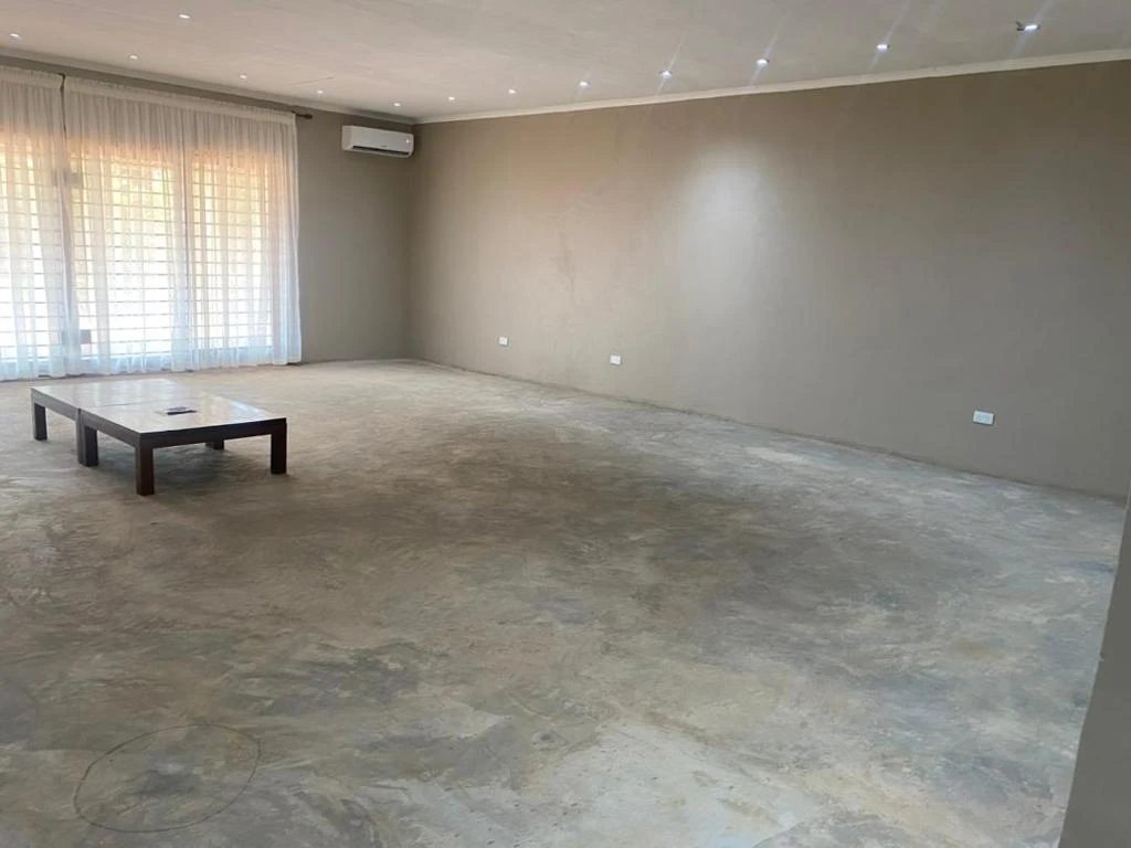 COMMERCIAL LEASE FOUR BEDROOMS IN NEW KASAMA